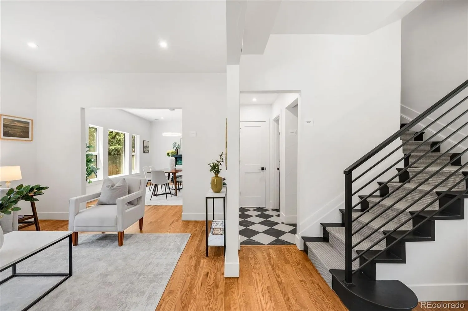 2343 Dahlia St: photo 3