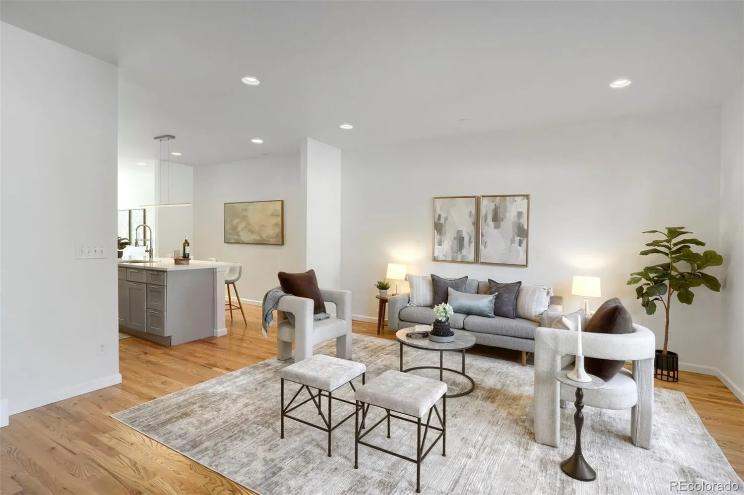 1031 Julian St: photo 4